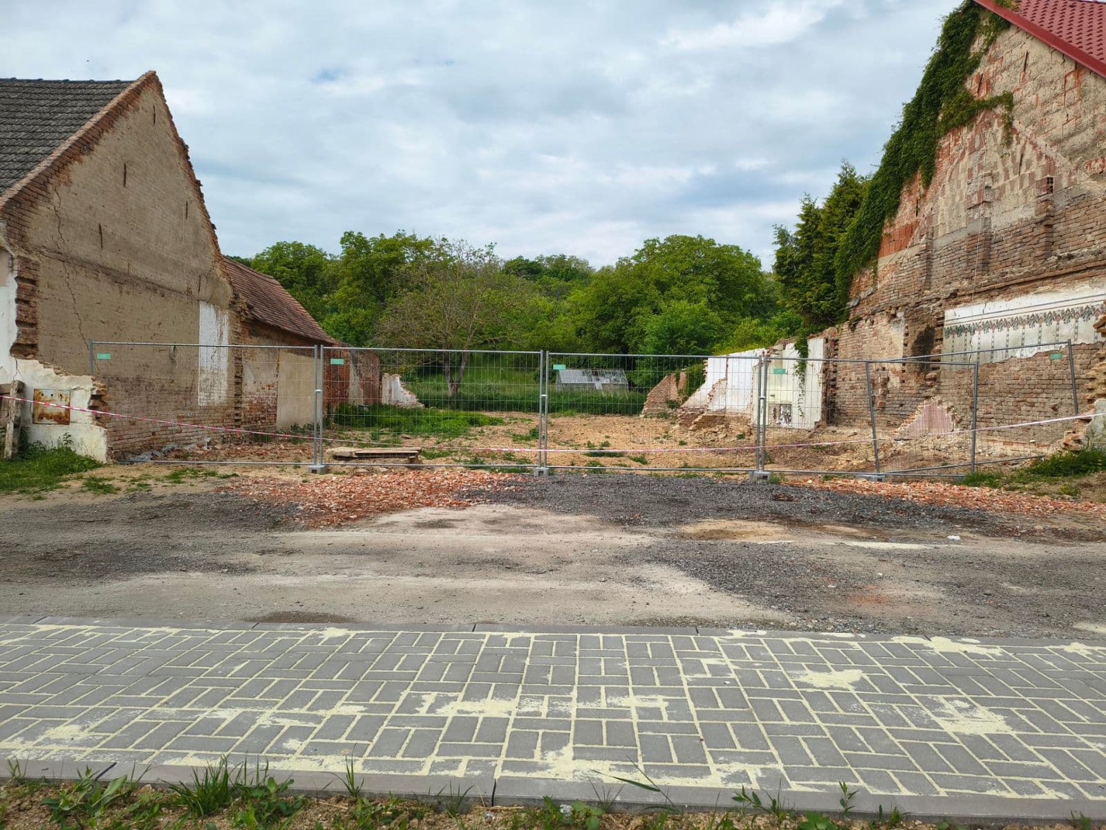 Predaj pozemku 3.400 m², Mělčany, Jihomoravský kraj Predaj pozemku 3.400 m², Mělčany, Jihomoravský kraj