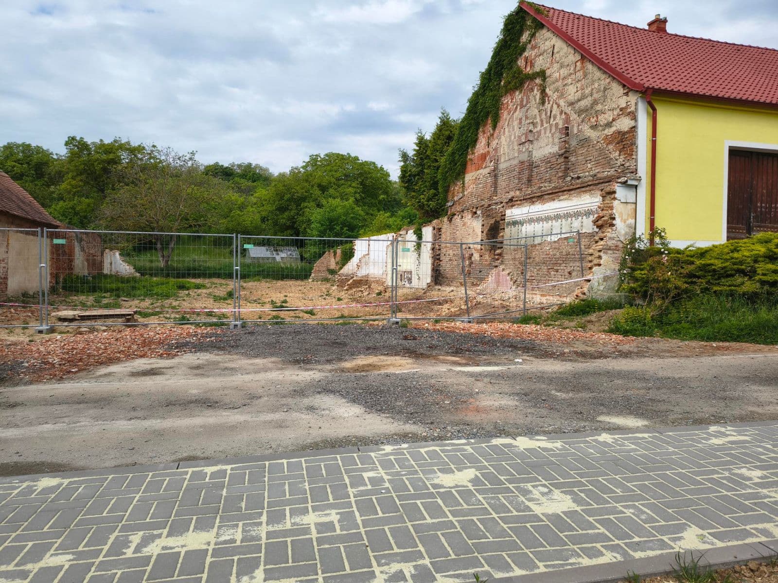 Predaj pozemku 3.400 m², Mělčany, Jihomoravský kraj Predaj pozemku 3.400 m², Mělčany, Jihomoravský kraj