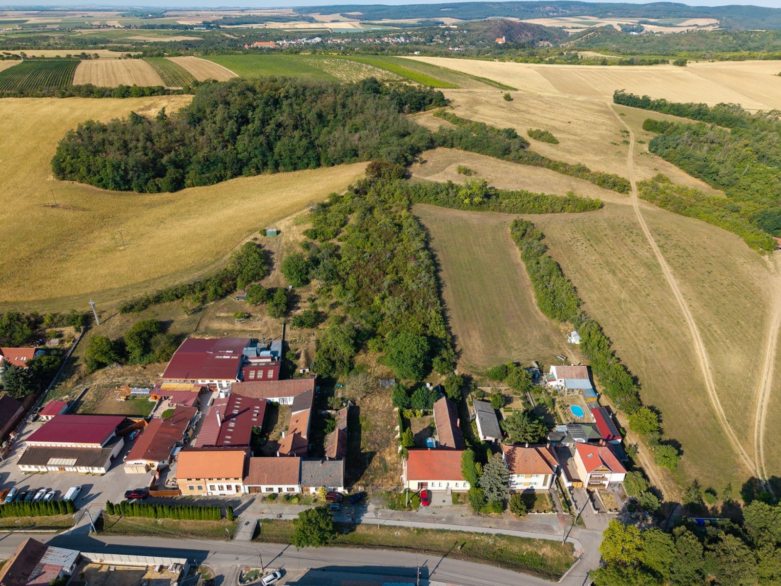 Predaj pozemku 3.400 m², Mělčany, Jihomoravský kraj Predaj pozemku 3.400 m², Mělčany, Jihomoravský kraj