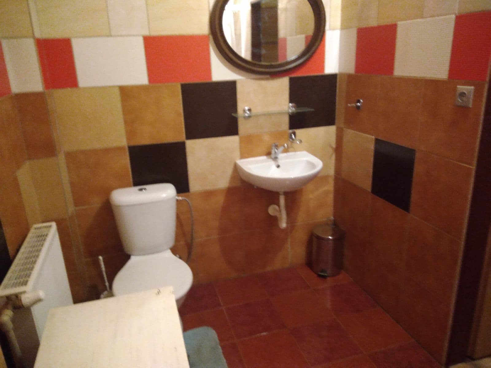 Prenájom bytu 1-izbový 40 m², Revoluční, Loket, Karlovarský kraj Prenájom bytu 1-izbový 40 m², Revoluční, Loket, Karlovarský kraj