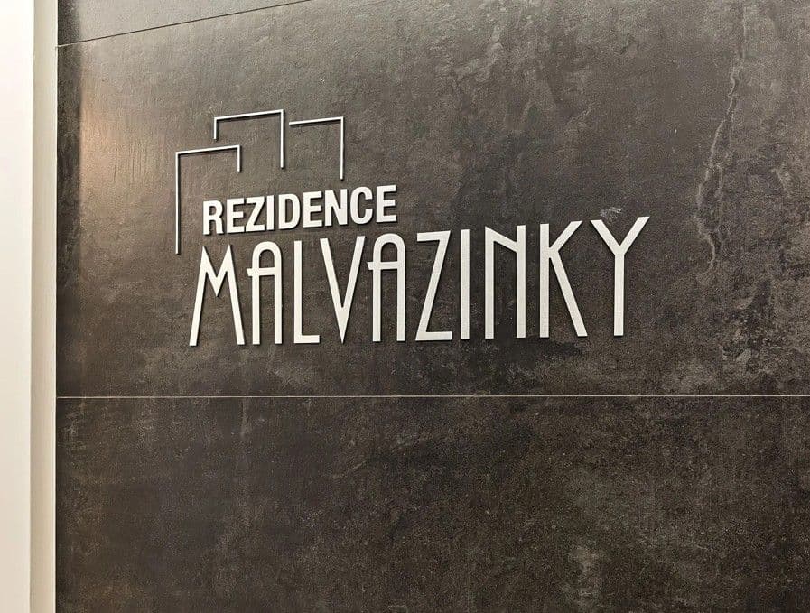 Prenájom bytu 3-izbový 105 m², Česká, Praha, Praha Prenájom bytu 3-izbový 105 m², Česká, Praha, Praha