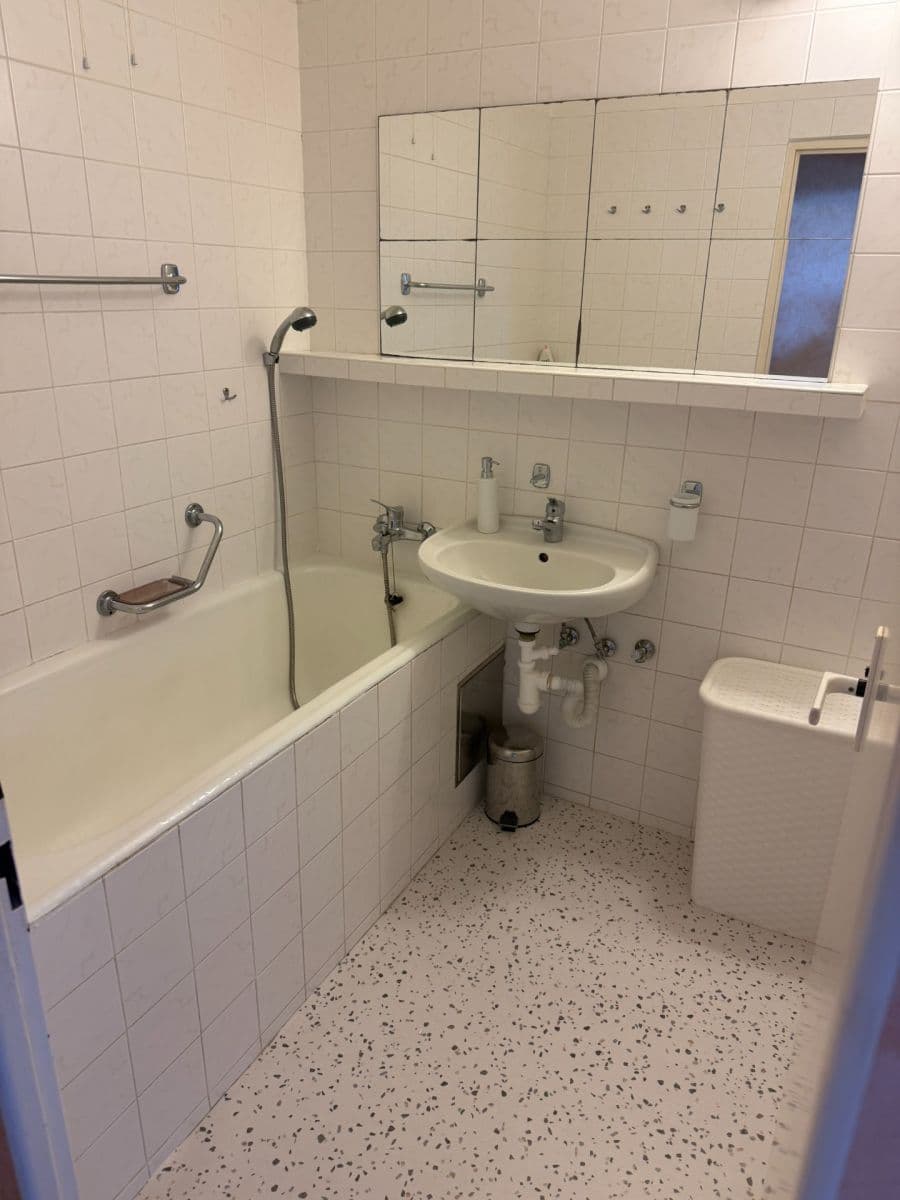 Prenájom bytu 3-izbový 72 m², Sáňkařská, Praha, Praha Prenájom bytu 3-izbový 72 m², Sáňkařská, Praha, Praha