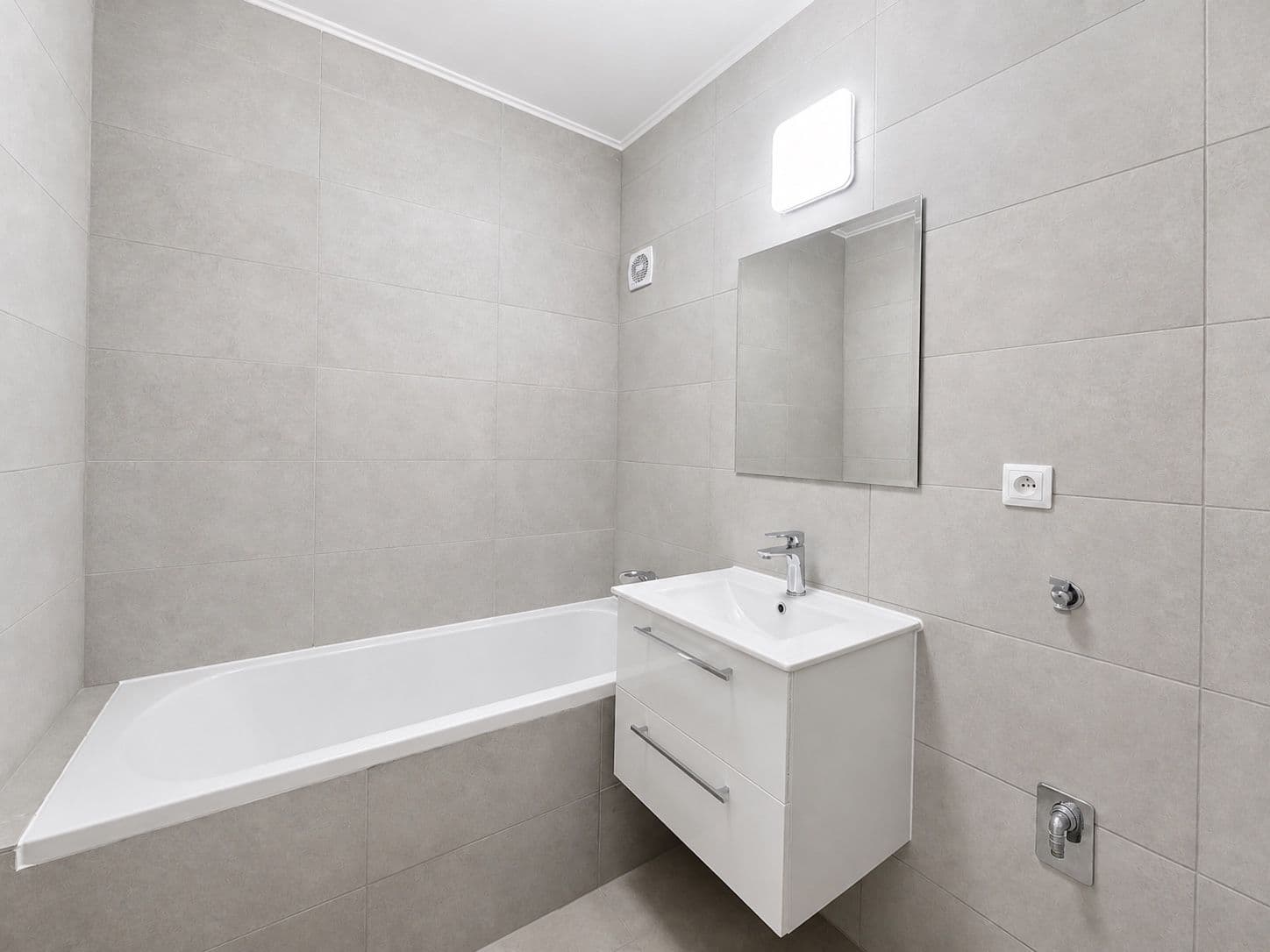 Prenájom bytu 3-izbový 102 m², K Haltýři, Praha, Praha Prenájom bytu 3-izbový 102 m², K Haltýři, Praha, Praha