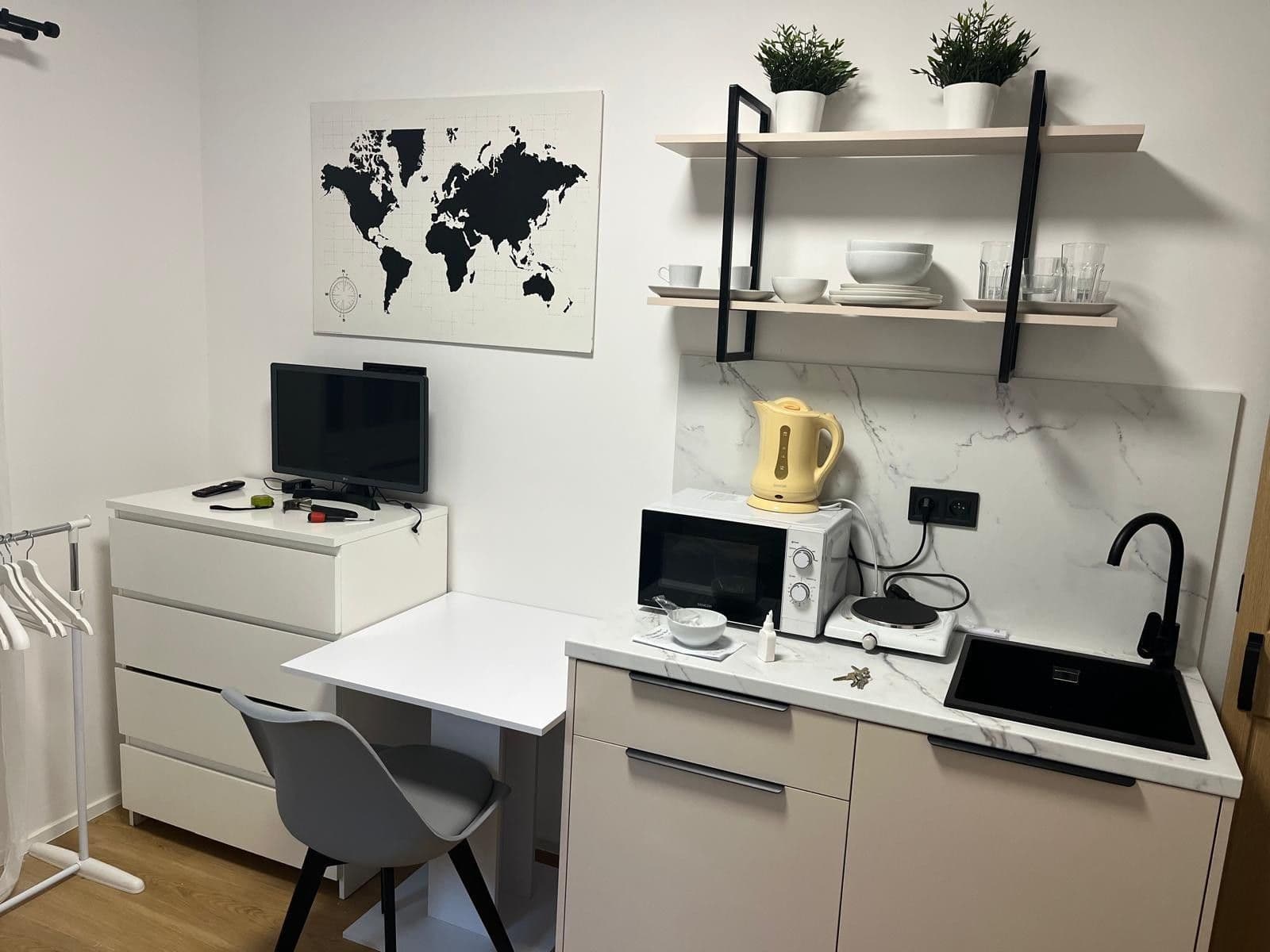 Prenájom nebytového priestoru 15 m², Plzeňská, Praha, Praha Prenájom nebytového priestoru 15 m², Plzeňská, Praha, Praha