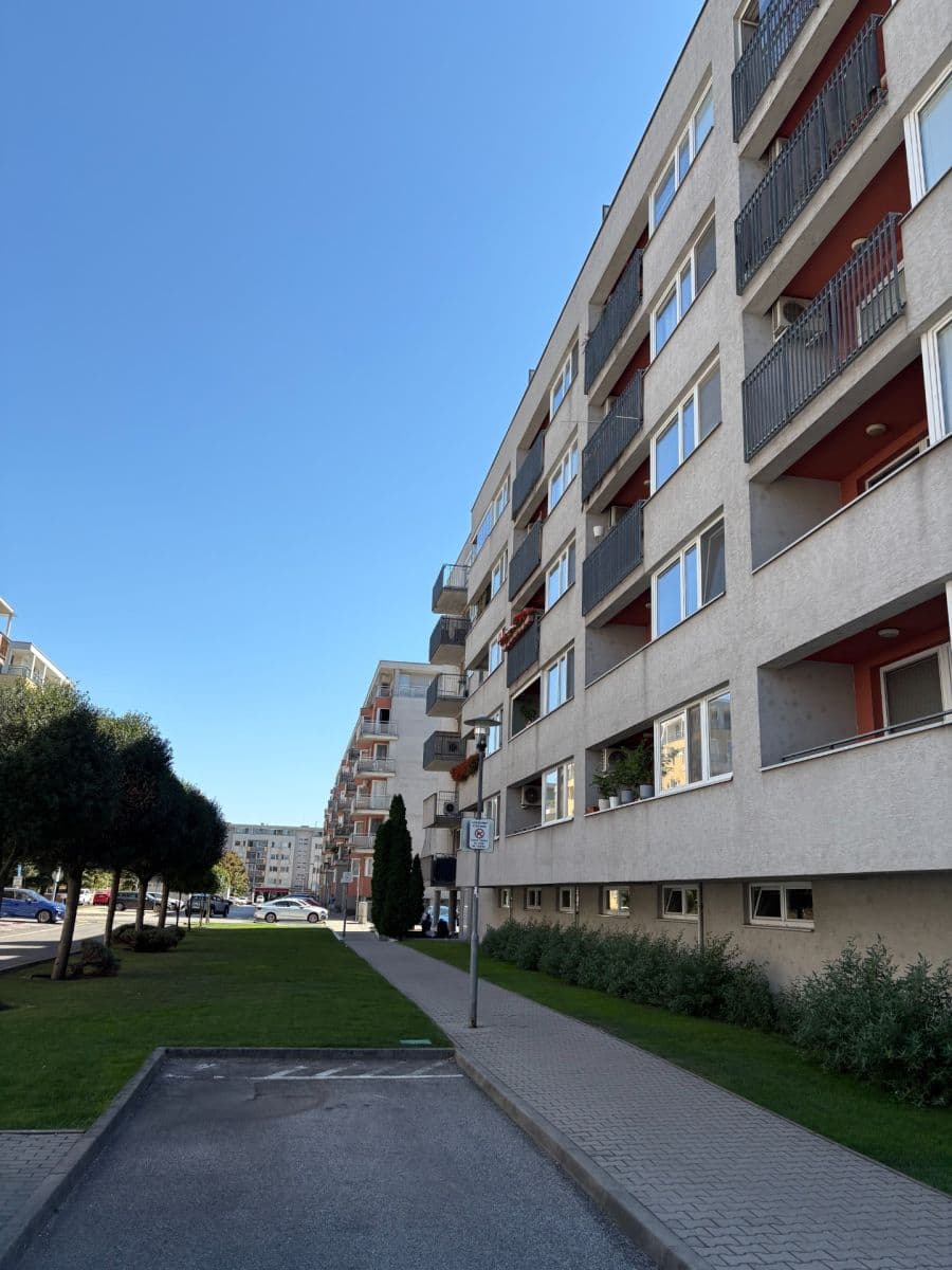 Predaj bytu 2-izbový 58 m², Na križovatkách, Ružinov, Bratislavský kraj Predaj bytu 2-izbový 58 m², Na križovatkách, Ružinov, Bratislavský kraj