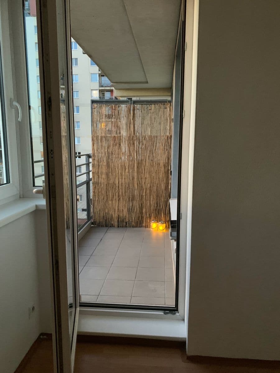 Prenájom bytu 2-izbový 50 m², Hnězdenská, Praha, Praha Prenájom bytu 2-izbový 50 m², Hnězdenská, Praha, Praha