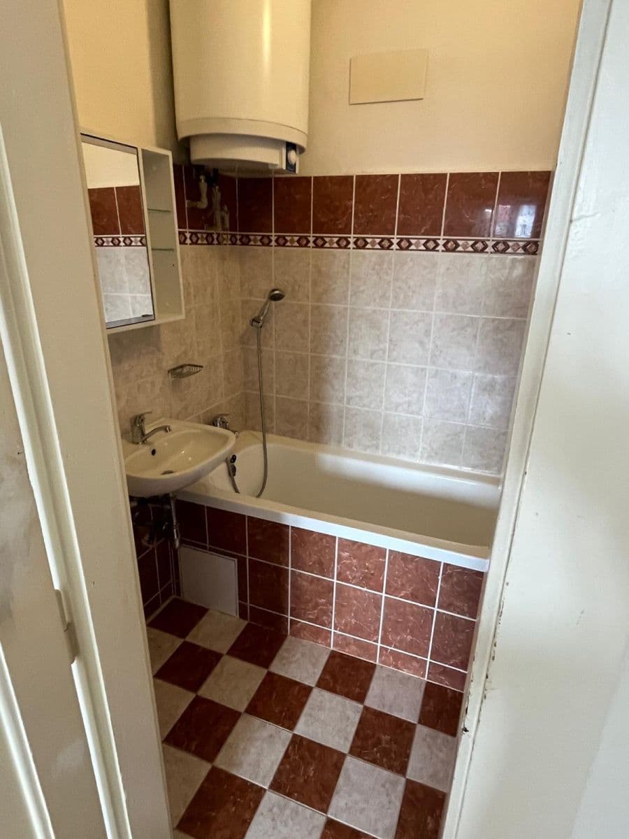 Prenájom bytu 1-izbový 43 m², Maroldova, Praha, Praha Prenájom bytu 1-izbový 43 m², Maroldova, Praha, Praha