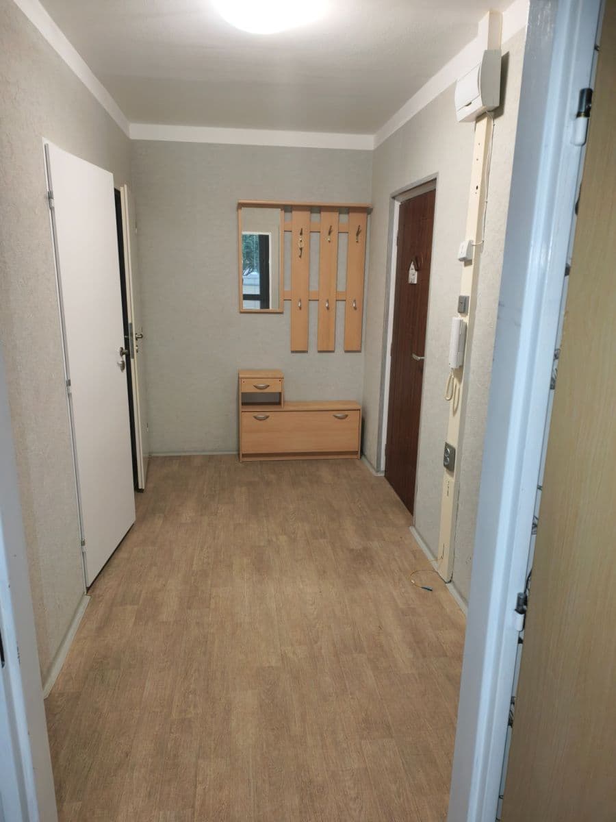 Prenájom bytu 3-izbový 76 m², Hřebečská, Kladno, Středočeský kraj Prenájom bytu 3-izbový 76 m², Hřebečská, Kladno, Středočeský kraj