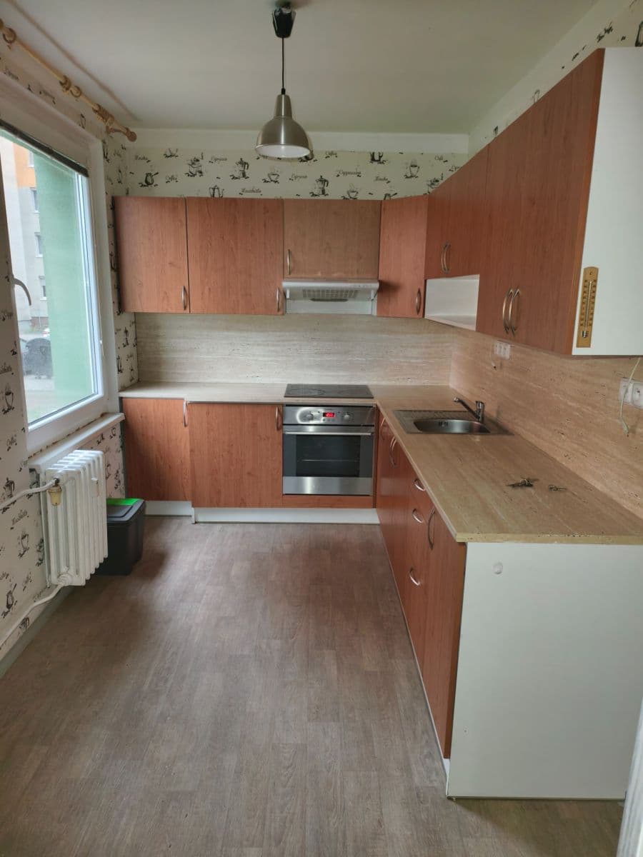 Prenájom bytu 3-izbový 76 m², Hřebečská, Kladno, Středočeský kraj Prenájom bytu 3-izbový 76 m², Hřebečská, Kladno, Středočeský kraj