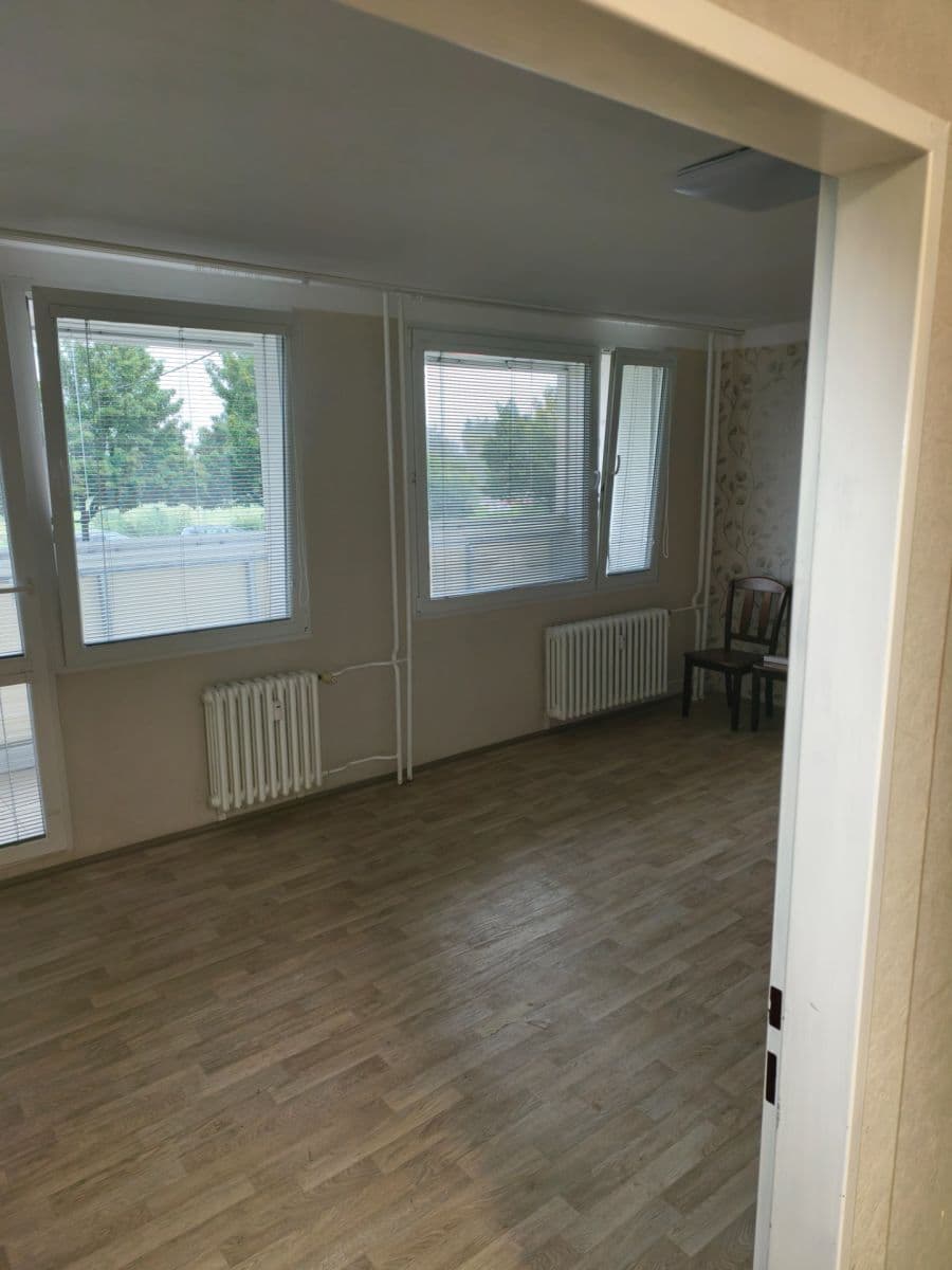 Prenájom bytu 3-izbový 76 m², Hřebečská, Kladno, Středočeský kraj Prenájom bytu 3-izbový 76 m², Hřebečská, Kladno, Středočeský kraj