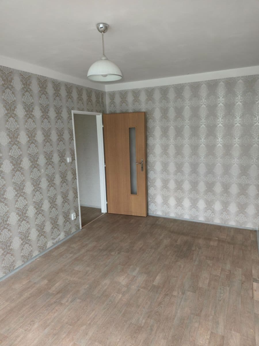 Prenájom bytu 3-izbový 76 m², Hřebečská, Kladno, Středočeský kraj Prenájom bytu 3-izbový 76 m², Hřebečská, Kladno, Středočeský kraj