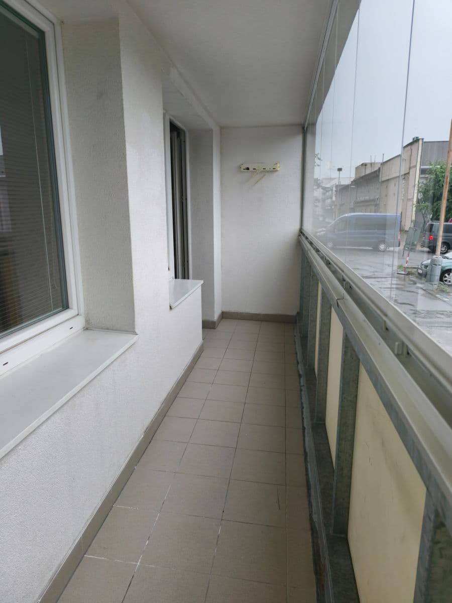 Prenájom bytu 3-izbový 76 m², Hřebečská, Kladno, Středočeský kraj Prenájom bytu 3-izbový 76 m², Hřebečská, Kladno, Středočeský kraj