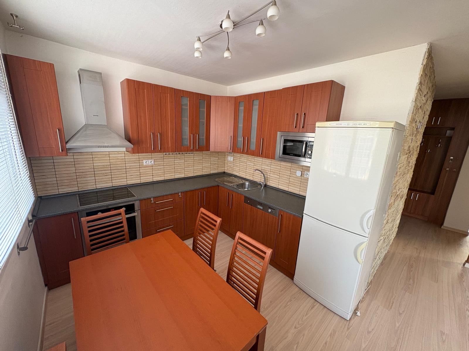 Prenájom bytu 3-izbový 68 m², Na Bezděkově, Benešov, Středočeský kraj Prenájom bytu 3-izbový 68 m², Na Bezděkově, Benešov, Středočeský kraj
