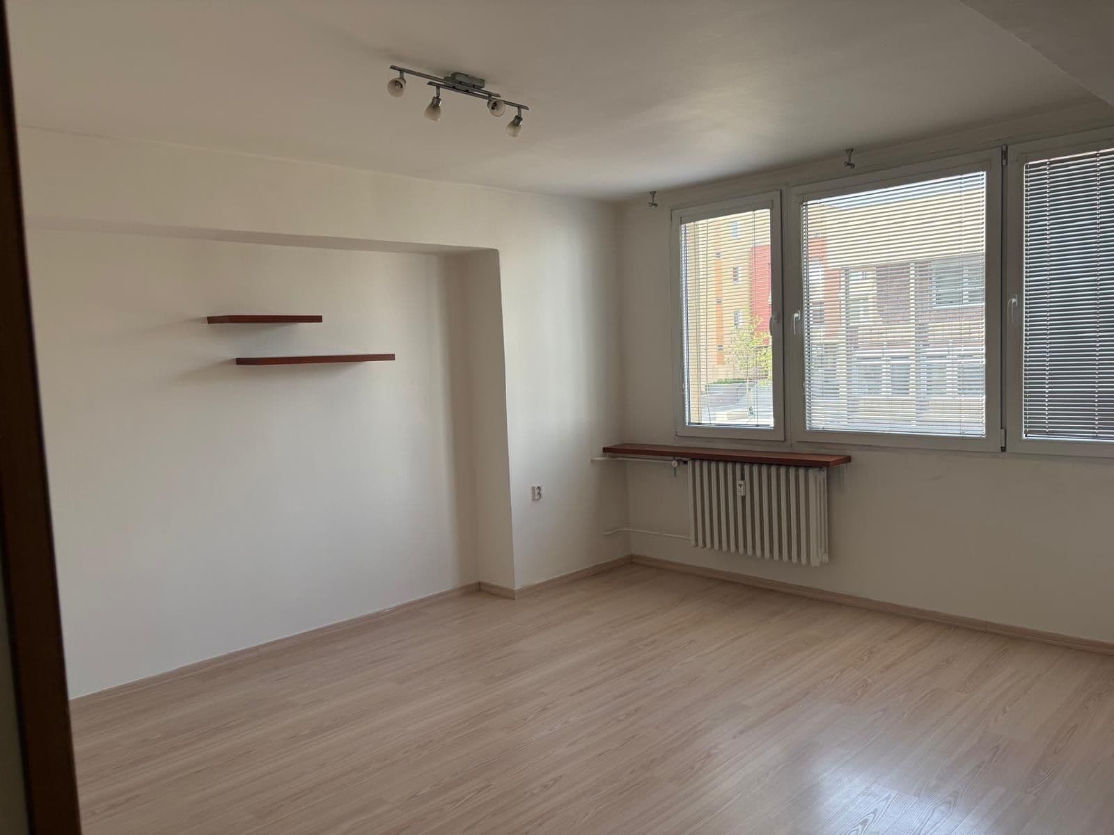 Prenájom bytu 3-izbový 68 m², Na Bezděkově, Benešov, Středočeský kraj Prenájom bytu 3-izbový 68 m², Na Bezděkově, Benešov, Středočeský kraj