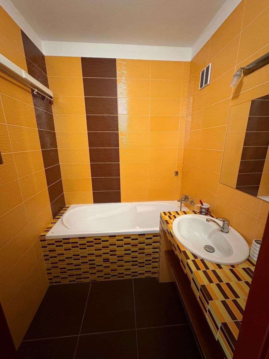 Prenájom bytu 3-izbový 68 m², Na Bezděkově, Benešov, Středočeský kraj Prenájom bytu 3-izbový 68 m², Na Bezděkově, Benešov, Středočeský kraj