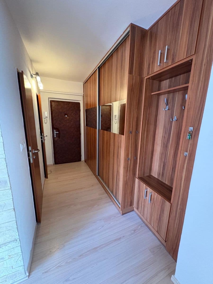 Prenájom bytu 3-izbový 68 m², Na Bezděkově, Benešov, Středočeský kraj Prenájom bytu 3-izbový 68 m², Na Bezděkově, Benešov, Středočeský kraj