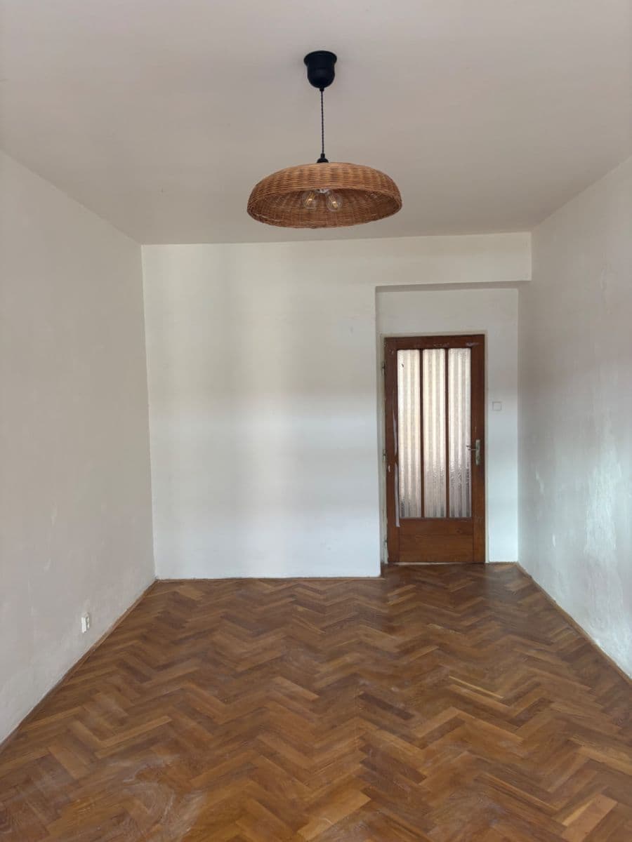 Prenájom bytu 3-izbový 92 m², Lomnického, Praha, Praha Prenájom bytu 3-izbový 92 m², Lomnického, Praha, Praha