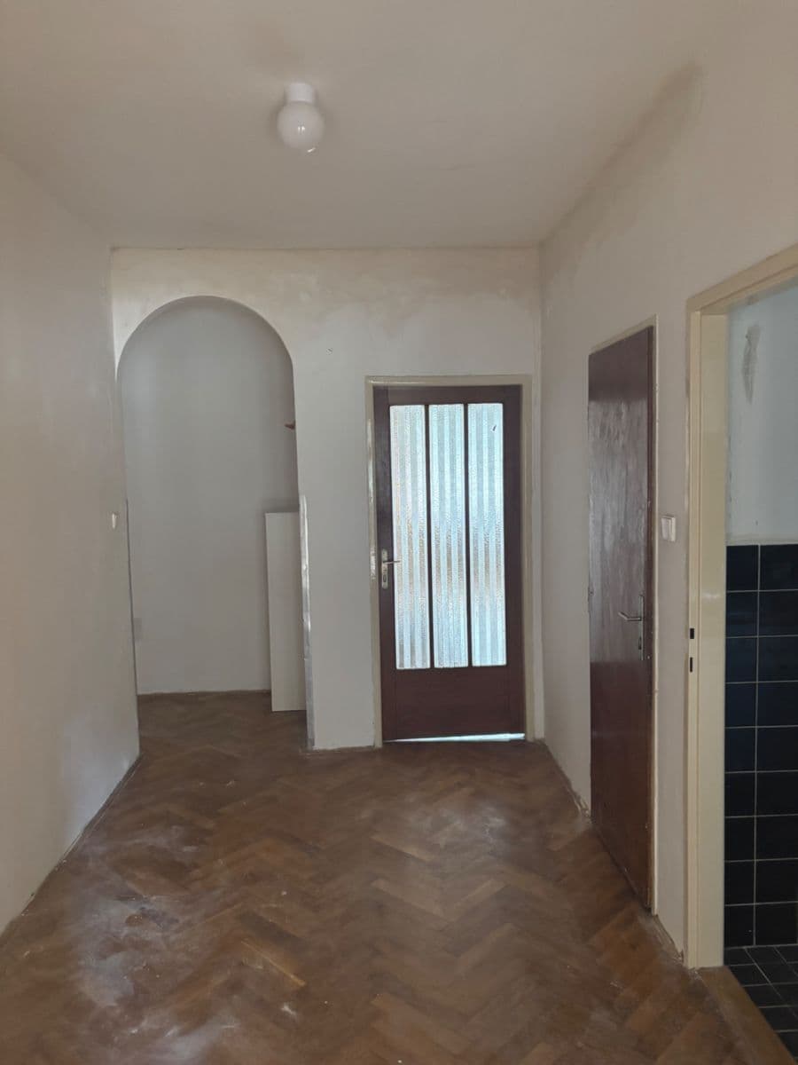 Prenájom bytu 3-izbový 92 m², Lomnického, Praha, Praha Prenájom bytu 3-izbový 92 m², Lomnického, Praha, Praha