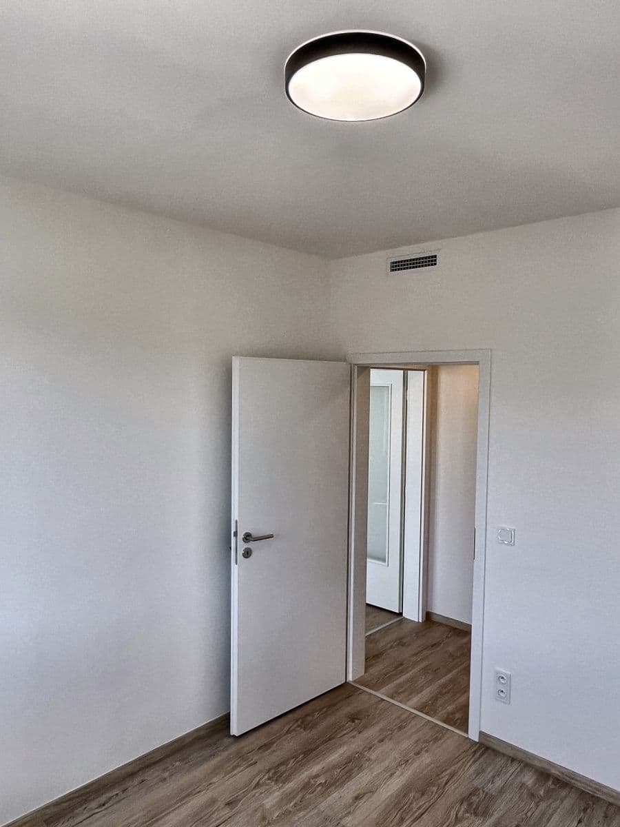 Prenájom bytu 2-izbový 43 m², Arnošta Staňka, Praha, Praha Prenájom bytu 2-izbový 43 m², Arnošta Staňka, Praha, Praha