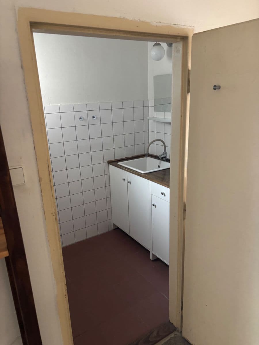 Prenájom bytu 2-izbový 70 m², Lomnického, Praha, Praha Prenájom bytu 2-izbový 70 m², Lomnického, Praha, Praha