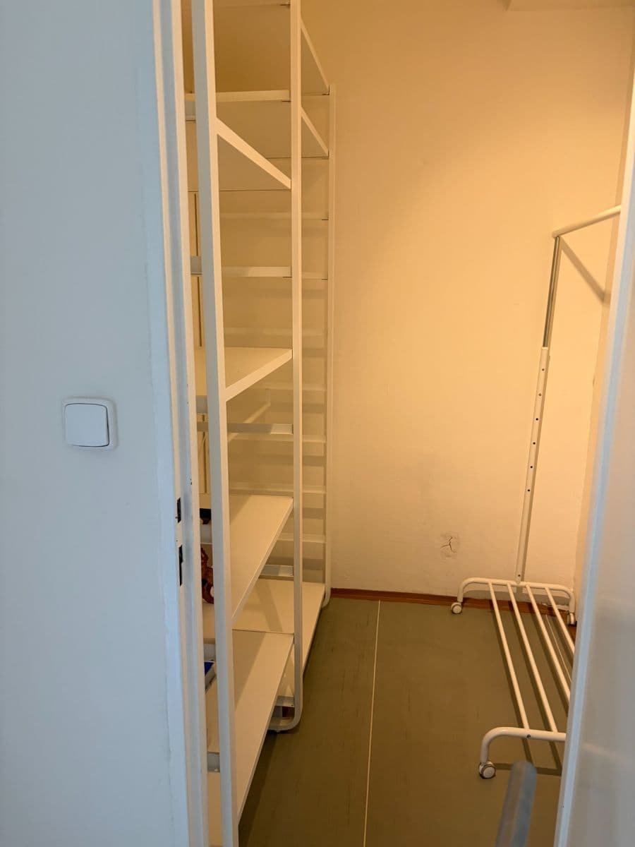 Prenájom bytu 3-izbový 65 m², Zdíkovská, Praha, Praha Prenájom bytu 3-izbový 65 m², Zdíkovská, Praha, Praha