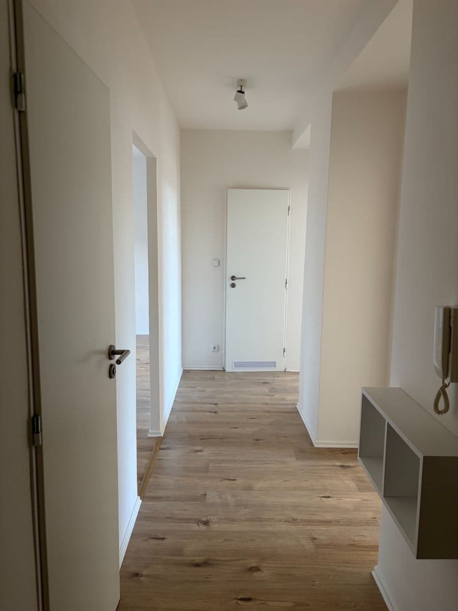Prenájom bytu 3-izbový 65 m², Zdíkovská, Praha, Praha Prenájom bytu 3-izbový 65 m², Zdíkovská, Praha, Praha