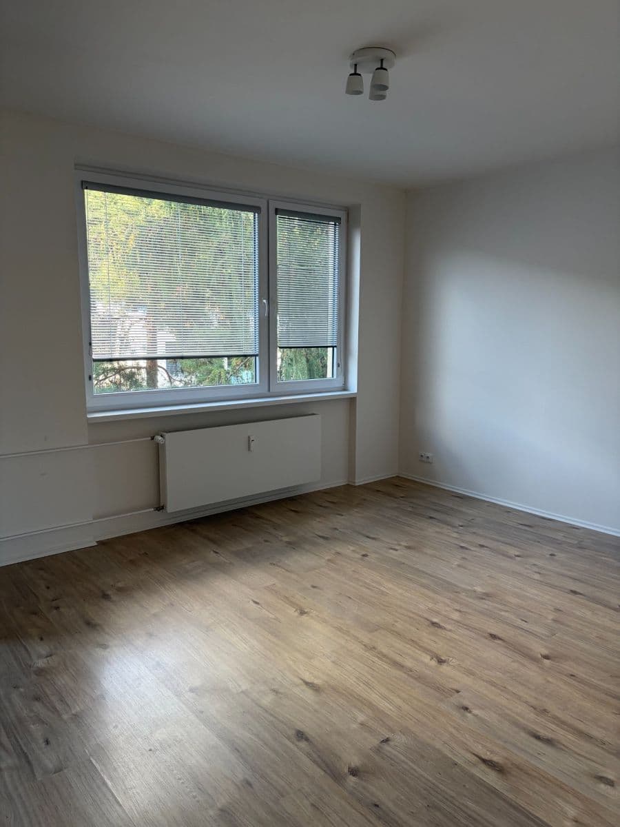 Prenájom bytu 3-izbový 65 m², Zdíkovská, Praha, Praha Prenájom bytu 3-izbový 65 m², Zdíkovská, Praha, Praha