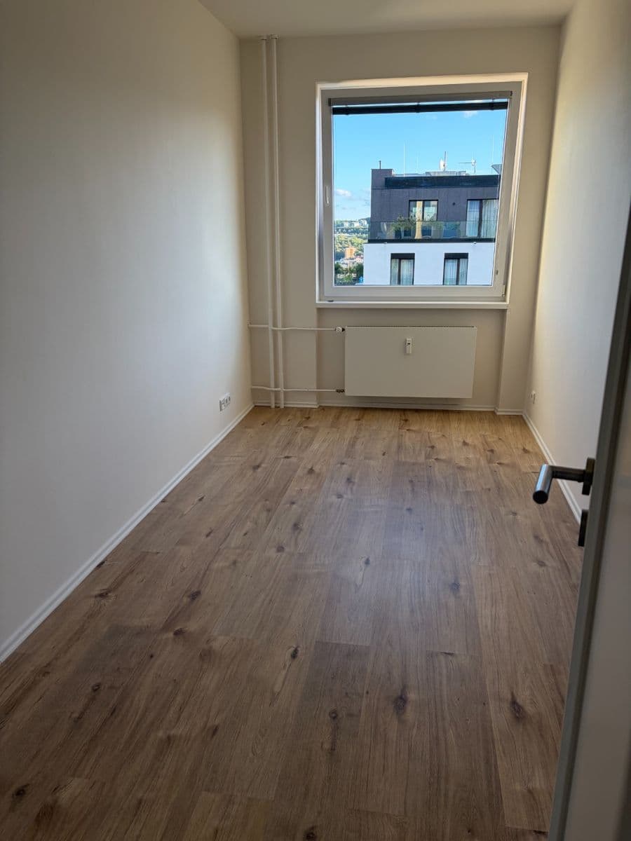 Prenájom bytu 3-izbový 65 m², Zdíkovská, Praha, Praha Prenájom bytu 3-izbový 65 m², Zdíkovská, Praha, Praha