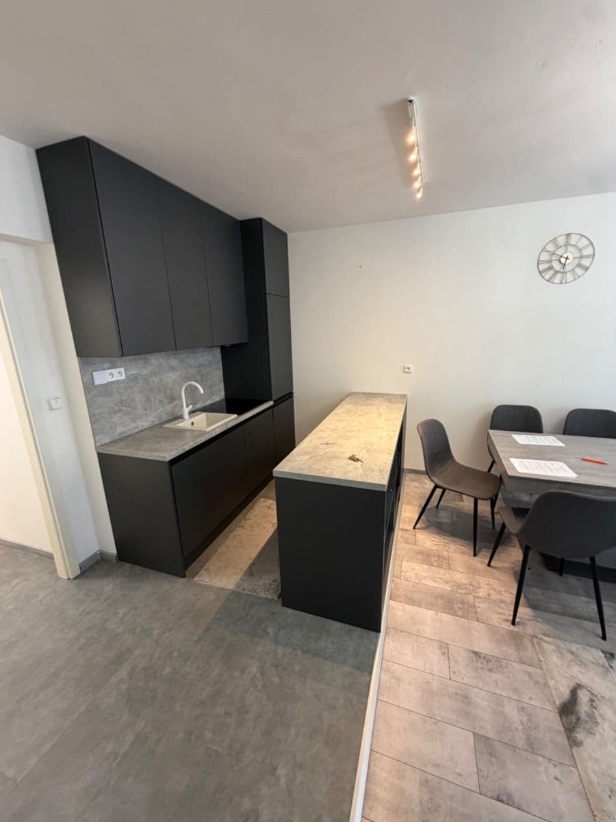 Prenájom bytu 2-izbový 55 m², Chelčického, Praha, Praha Prenájom bytu 2-izbový 55 m², Chelčického, Praha, Praha