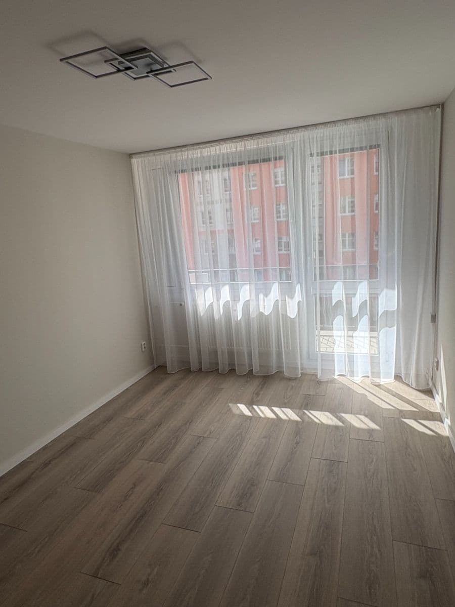 Prenájom bytu 2-izbový 46 m², Střelničná, Praha, Praha Prenájom bytu 2-izbový 46 m², Střelničná, Praha, Praha