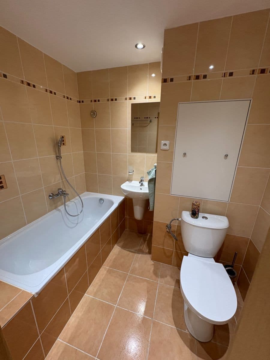 Prenájom bytu 2-izbový 46 m², Střelničná, Praha, Praha Prenájom bytu 2-izbový 46 m², Střelničná, Praha, Praha