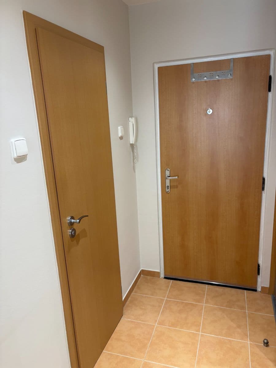 Prenájom bytu 2-izbový 46 m², Střelničná, Praha, Praha Prenájom bytu 2-izbový 46 m², Střelničná, Praha, Praha