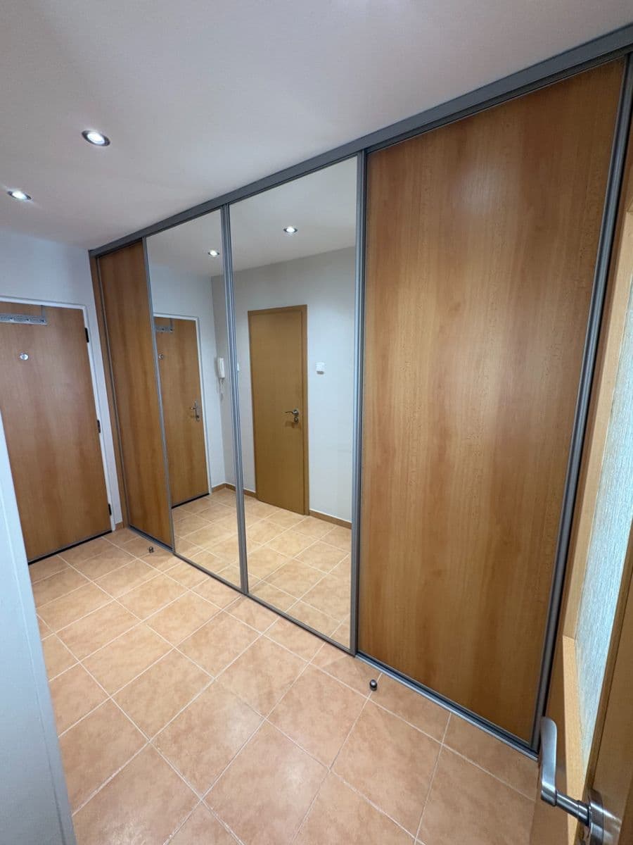 Prenájom bytu 2-izbový 46 m², Střelničná, Praha, Praha Prenájom bytu 2-izbový 46 m², Střelničná, Praha, Praha