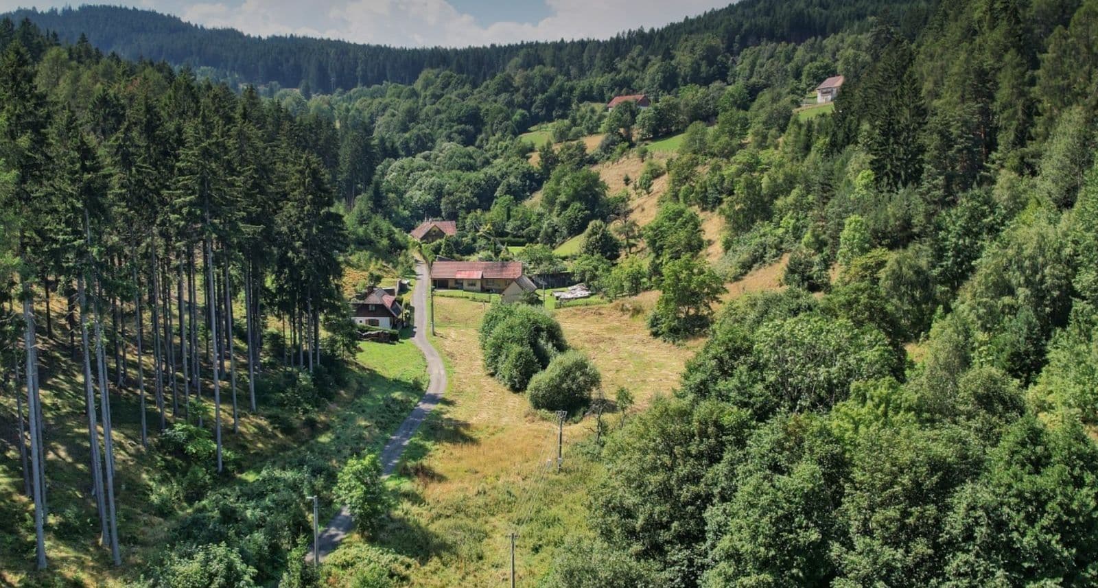 Predaj pozemku 15.955 m², Žihobce, Plzeňský kraj Predaj pozemku 15.955 m², Žihobce, Plzeňský kraj