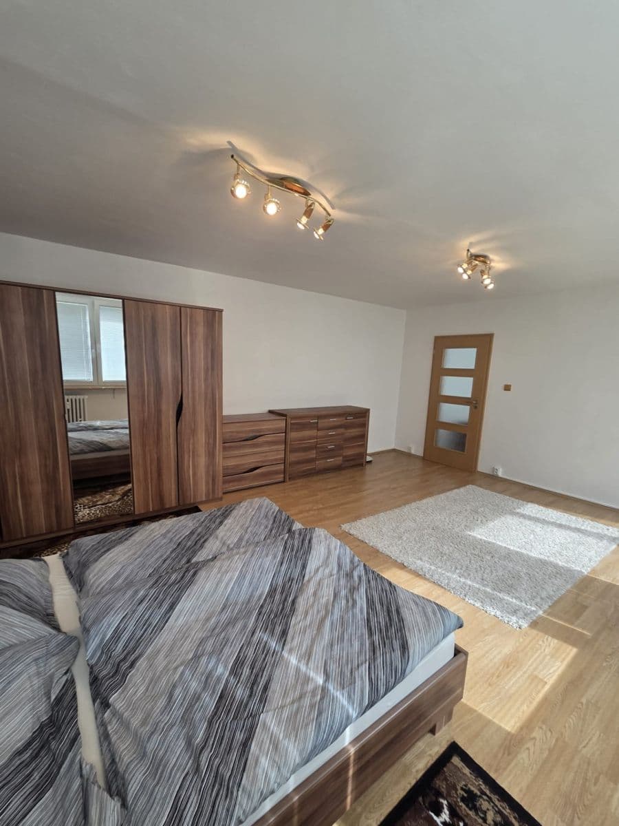 Prenájom bytu 3-izbový 87 m², K Olympiku, Praha, Praha Prenájom bytu 3-izbový 87 m², K Olympiku, Praha, Praha