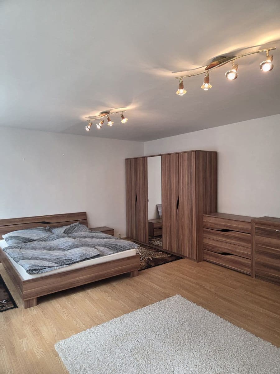 Prenájom bytu 3-izbový 87 m², K Olympiku, Praha, Praha Prenájom bytu 3-izbový 87 m², K Olympiku, Praha, Praha