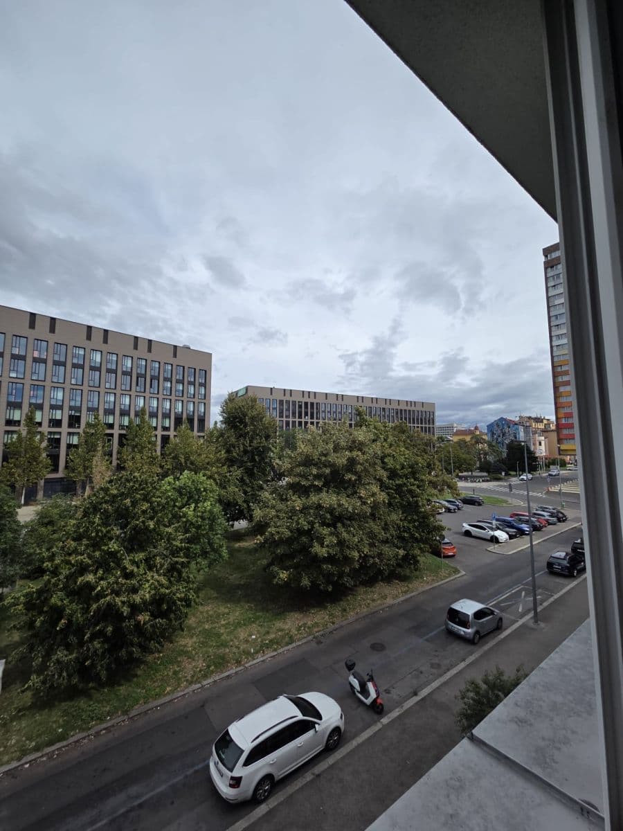 Prenájom bytu 3-izbový 87 m², K Olympiku, Praha, Praha Prenájom bytu 3-izbový 87 m², K Olympiku, Praha, Praha