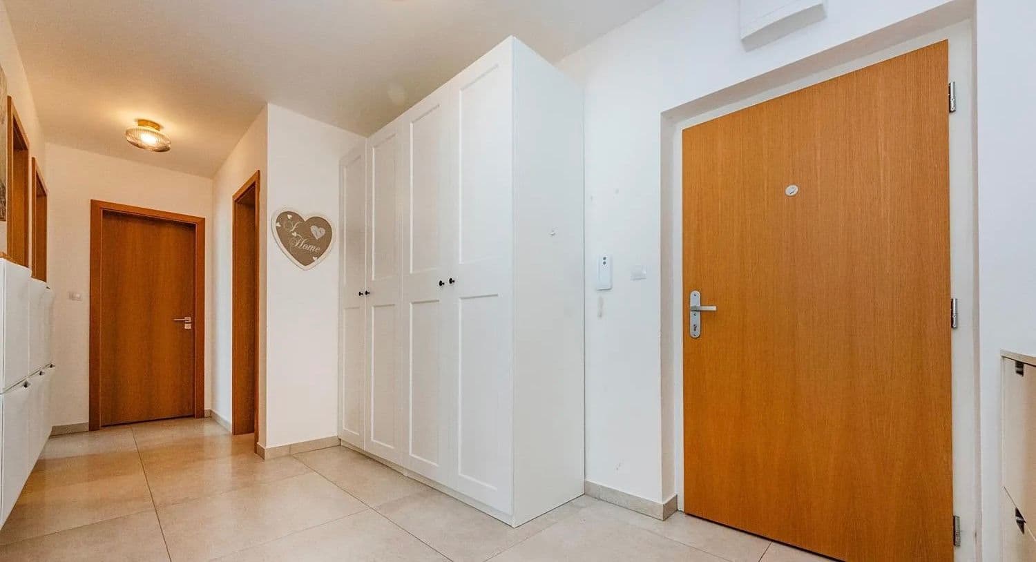 Predaj bytu 3-izbový 95 m², Provázkova, Praha, Praha Predaj bytu 3-izbový 95 m², Provázkova, Praha, Praha
