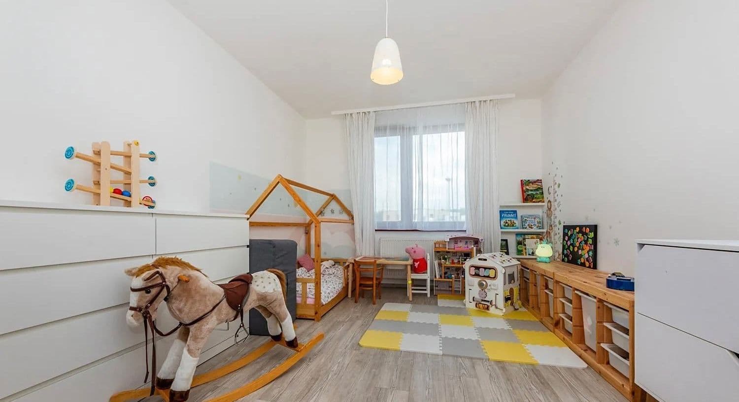 Predaj bytu 3-izbový 95 m², Provázkova, Praha, Praha Predaj bytu 3-izbový 95 m², Provázkova, Praha, Praha