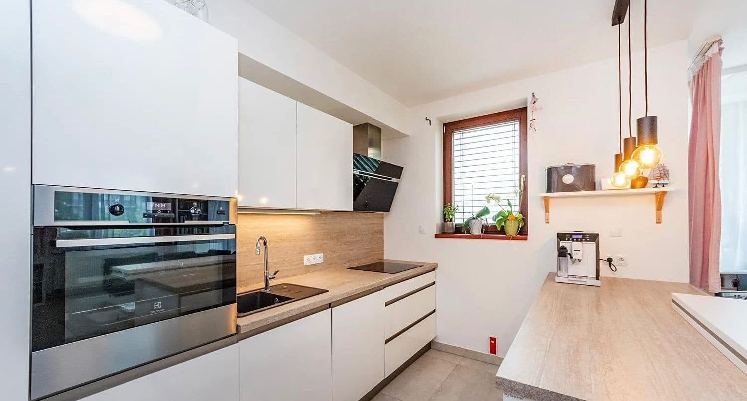 Predaj bytu 3-izbový 95 m², Provázkova, Praha, Praha Predaj bytu 3-izbový 95 m², Provázkova, Praha, Praha