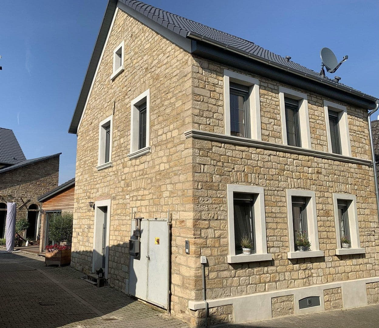 Predaj domu 120 m², pozemok 830 m², Bechenheim, Porýnie-Falcko Predaj domu 120 m², pozemok 830 m², Bechenheim, Porýnie-Falcko