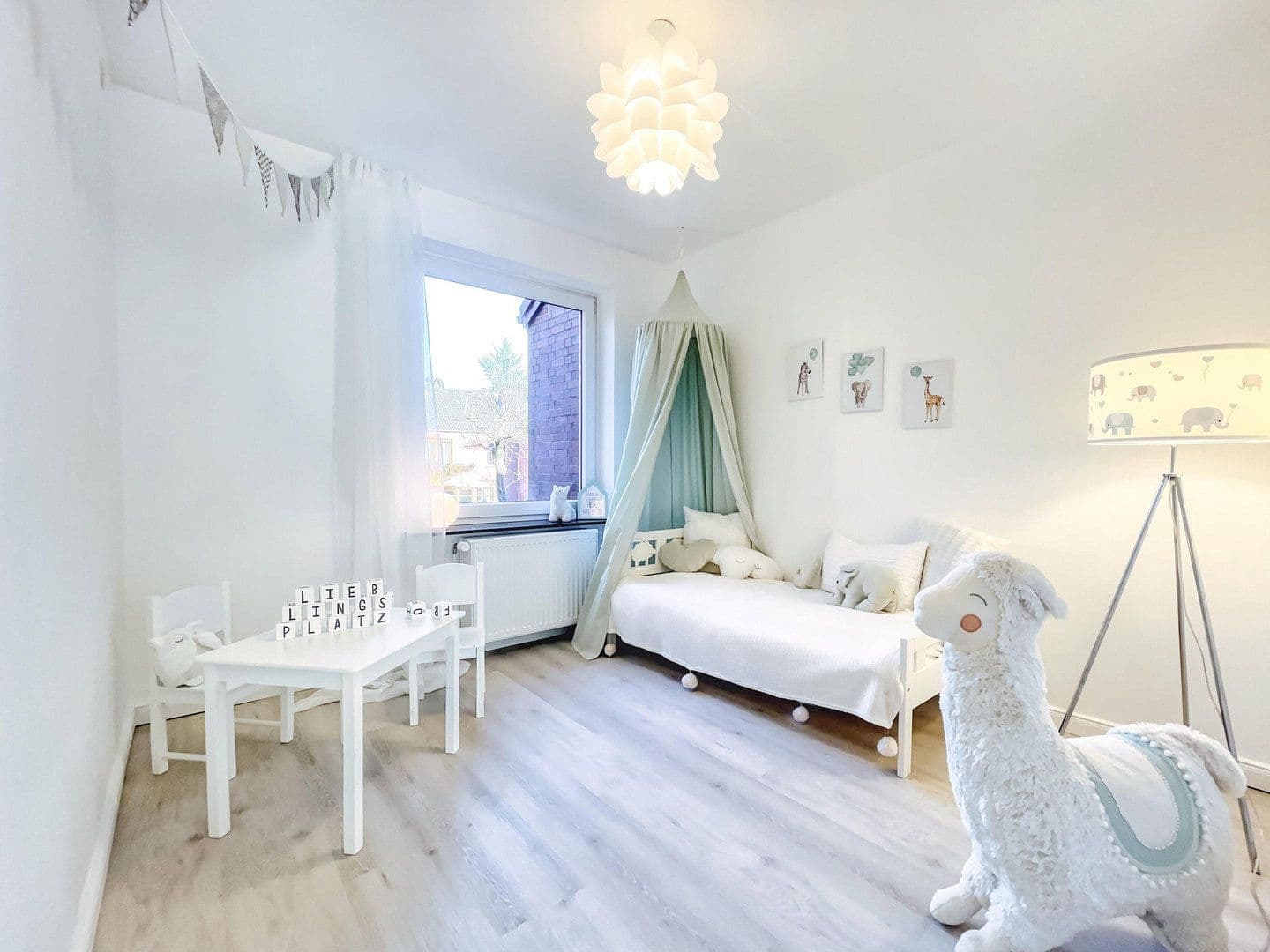 Predaj domu 150 m², pozemok 160 m², Bad Vilbel, Hesensko Predaj domu 150 m², pozemok 160 m², Bad Vilbel, Hesensko
