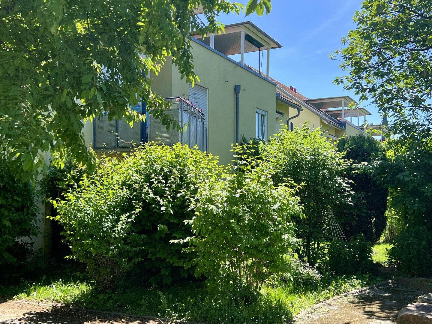 Predaj bytu 4-izbový 86 m², Kiefernweg 3, Freital, Sasko Predaj bytu 4-izbový 86 m², Kiefernweg 3, Freital, Sasko