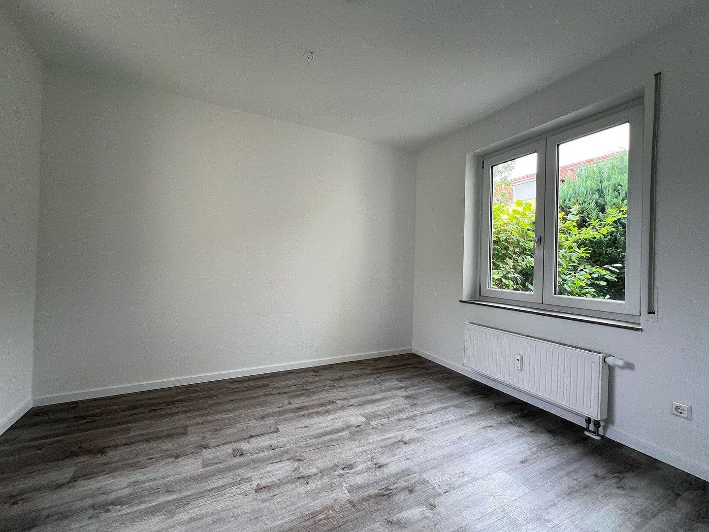 Predaj bytu 4-izbový 86 m², Kiefernweg 3, Freital, Sasko Predaj bytu 4-izbový 86 m², Kiefernweg 3, Freital, Sasko