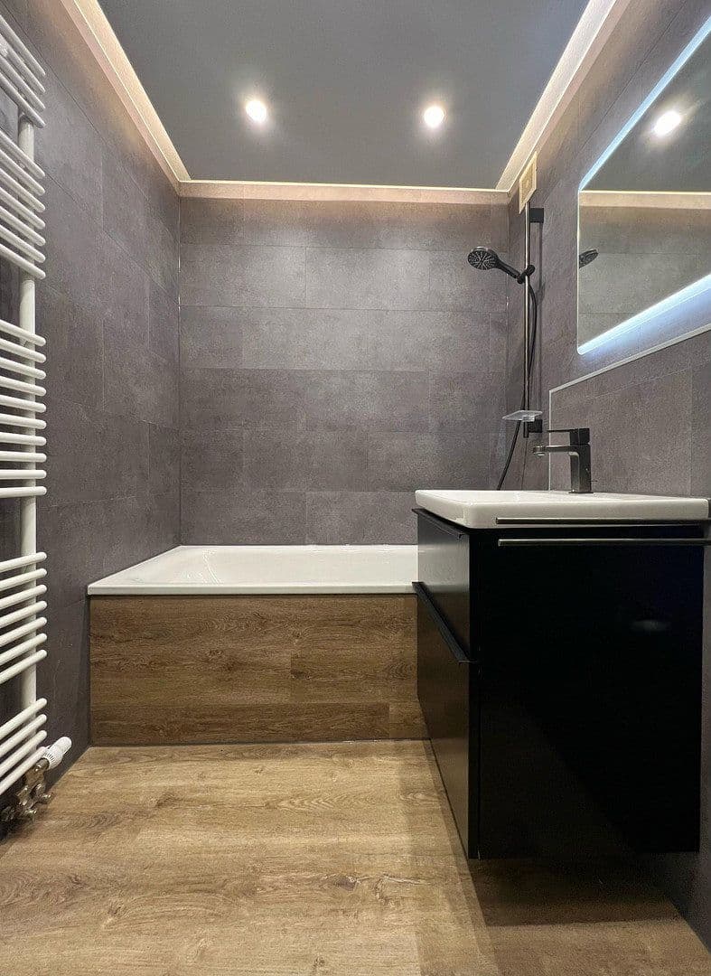Predaj bytu 4-izbový 86 m², Kiefernweg 3, Freital, Sasko Predaj bytu 4-izbový 86 m², Kiefernweg 3, Freital, Sasko
