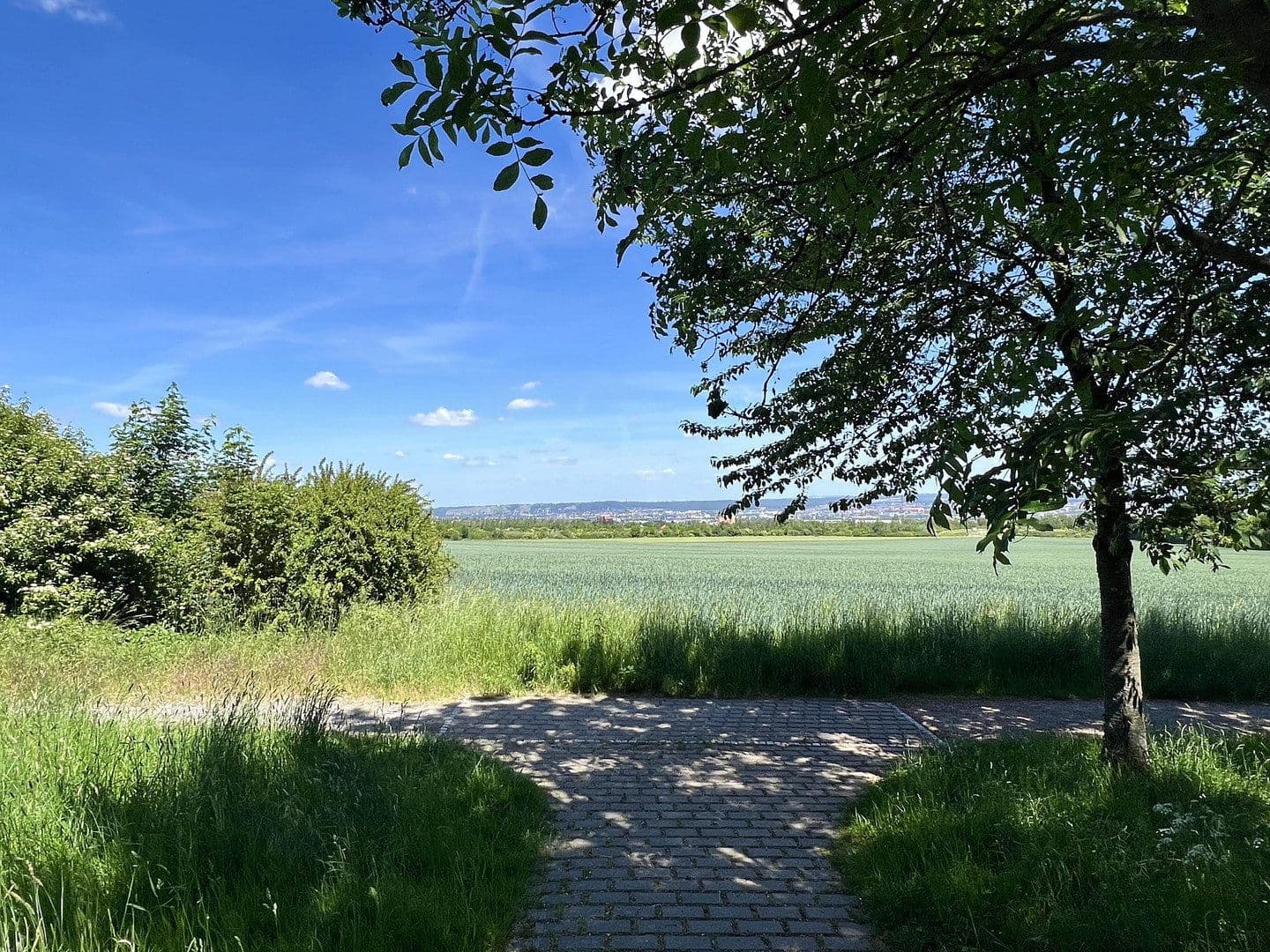 Predaj bytu 4-izbový 86 m², Kiefernweg 3, Freital, Sasko Predaj bytu 4-izbový 86 m², Kiefernweg 3, Freital, Sasko