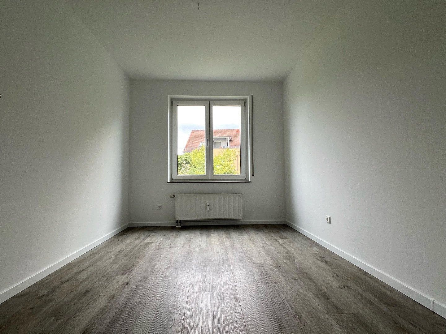 Predaj bytu 4-izbový 86 m², Kiefernweg 3, Freital, Sasko Predaj bytu 4-izbový 86 m², Kiefernweg 3, Freital, Sasko