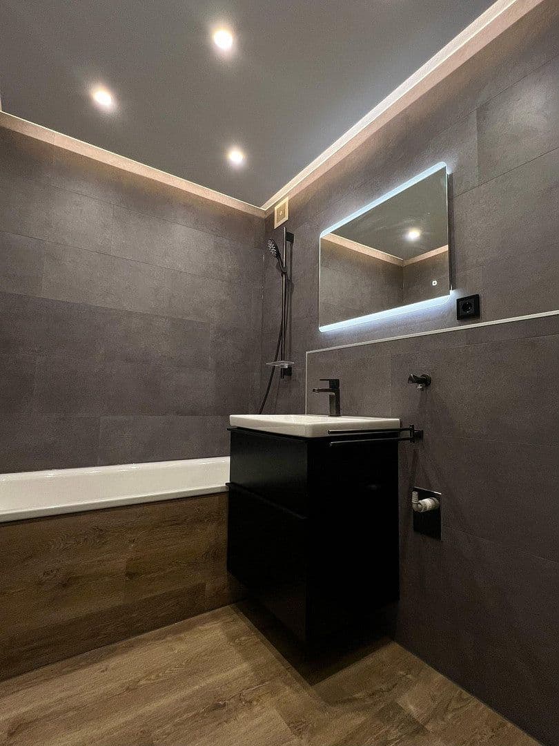 Predaj bytu 4-izbový 86 m², Kiefernweg 3, Freital, Sasko Predaj bytu 4-izbový 86 m², Kiefernweg 3, Freital, Sasko