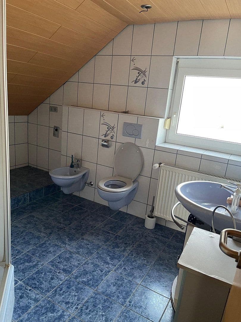 Predaj domu 220 m², pozemok 418 m², Gewerbestraße 22, Villingen-Schwenningen, Bádensko-Wurttembersko Predaj domu 220 m², pozemok 418 m², Gewerbestraße 22, Villingen-Schwenningen, Bádensko-Wurttembersko