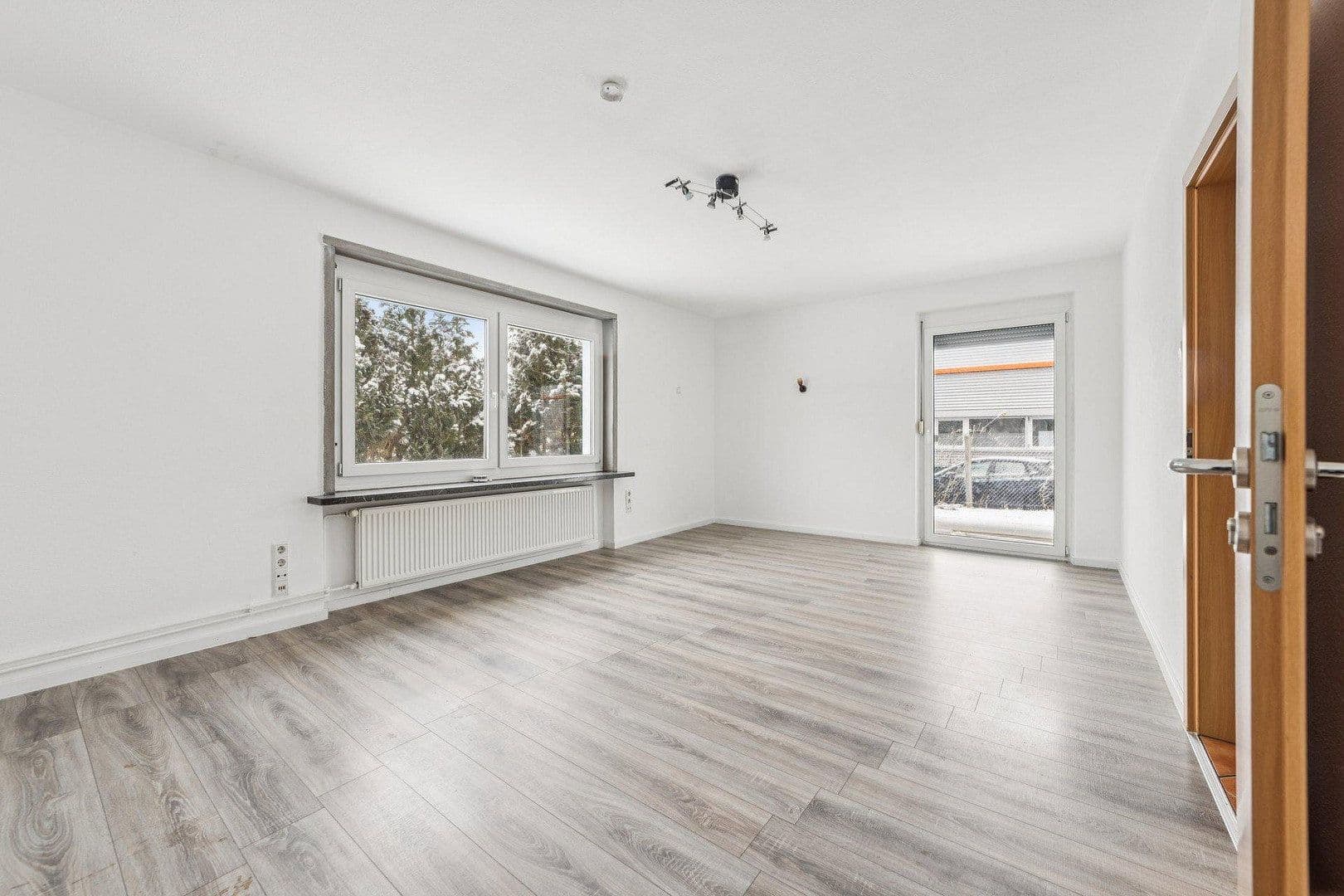 Predaj domu 220 m², pozemok 418 m², Gewerbestraße 22, Villingen-Schwenningen, Bádensko-Wurttembersko Predaj domu 220 m², pozemok 418 m², Gewerbestraße 22, Villingen-Schwenningen, Bádensko-Wurttembersko